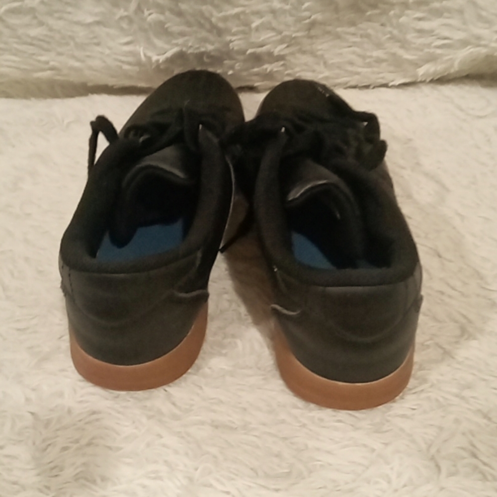 Womens KSwiss sneakers. - Picture 7 of 8